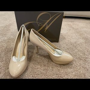 BNIB Enzo Angiolini Nude Platform Patent Heels 6.5